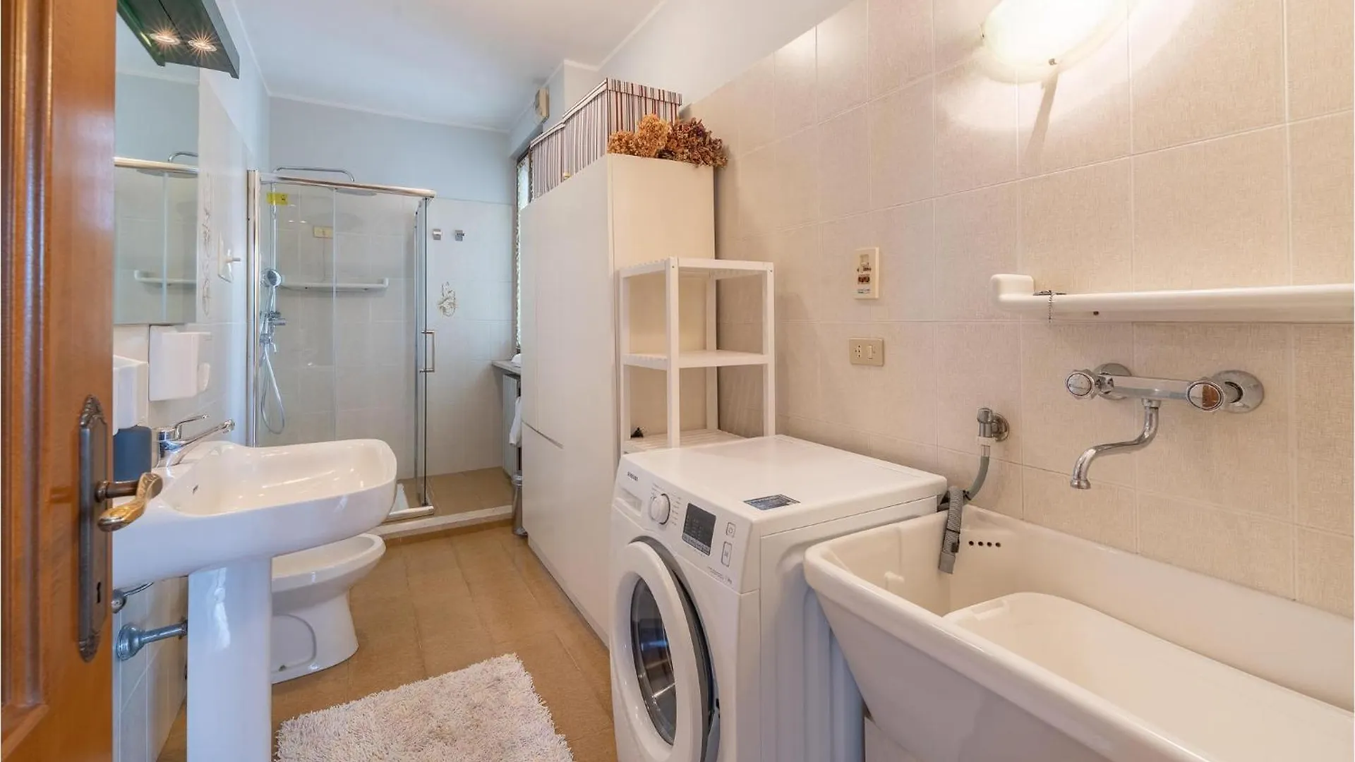 Prázdninový dům 3 Bedroom Amazing Home In Desenzano Del Garda Itálie